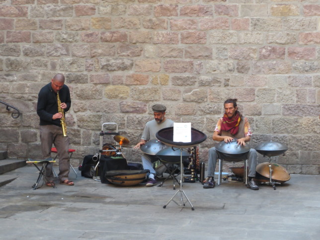Street musicians in Barcelona